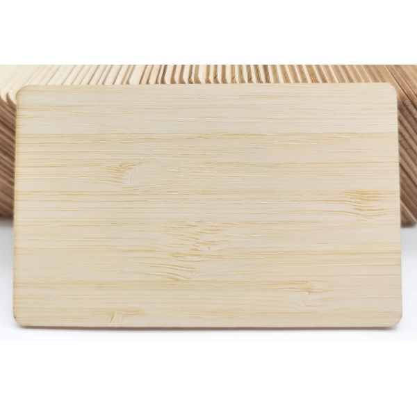 Poza cu NTAG 215 "Plastic card" in wood material with RFID 13.56 MHz chip. 70102151 (DE,SE,NO,FI,RO,PL)